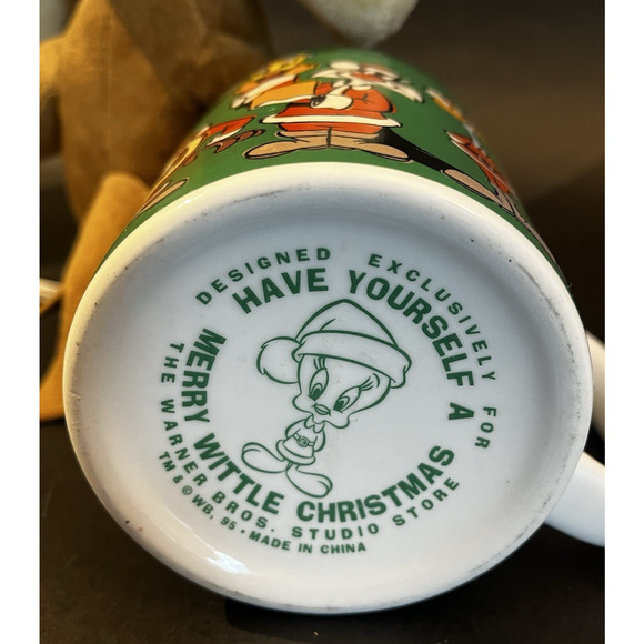 Looney Tunes Mug | Merry Wittle Christmas | VTG '95 | Bonus: Wylie Coyote Plush - Picture 6 of 12